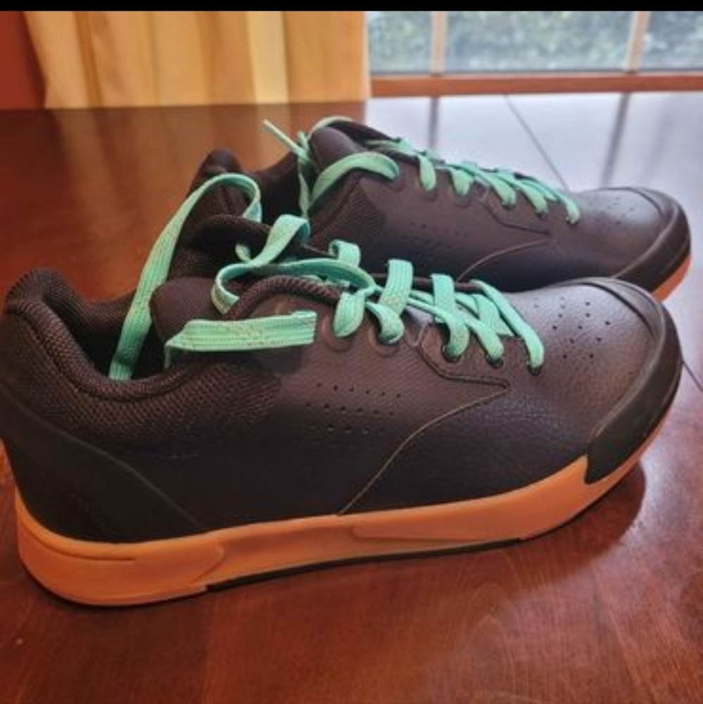 Liv Shuttle Flats